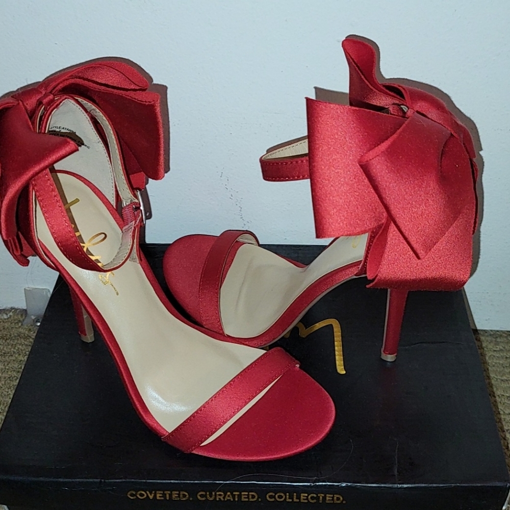 Red bow heels